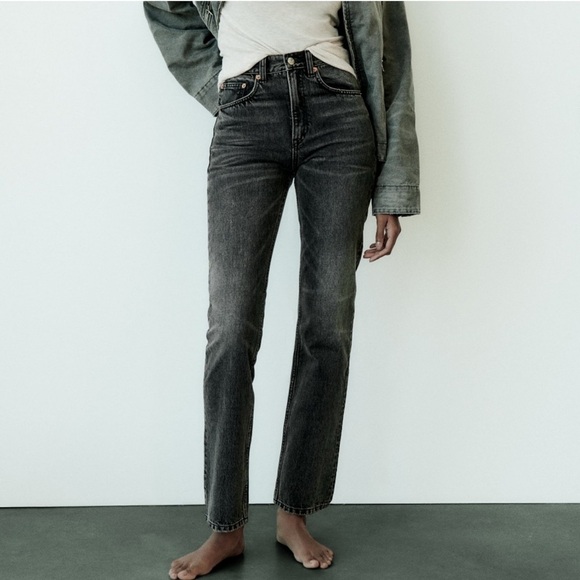 Zara Straight Leg Jeans With A High Waist - Size 14 - Picture 1 of 5